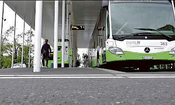 Der Mangel an Busfahrer:innen und Lokpersonal beschäftigte sogar die Westschweizer Tagesschau. Foto: Screenshot aus der Sendung «19:30» von RTS