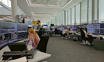 Angehende Zugverkehrsleiter:innen in der BZ Mitte während der Fachausbildung. Foto: SBB-BZ Mitte